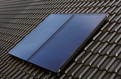 Solarthermieanlage von Vaillant auf dem Hausdach zur Nutzung von Sonnenenergie